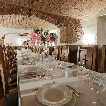 住宿加早餐酒店 B&B Wadowice 瓦多维采